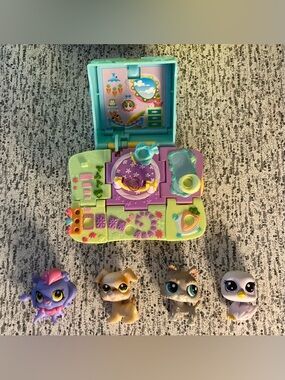 *on hold* Littlest Pet Shop Mini Playset AND Pets! LPS LOT
